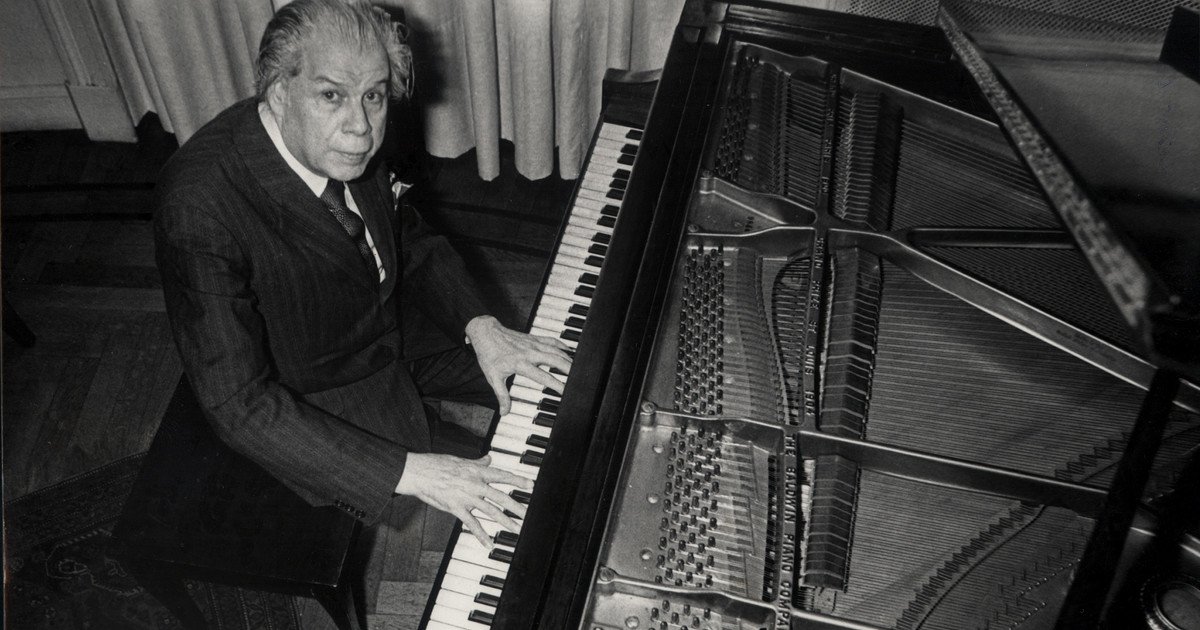 El inclasificable Mono Villegas,  el pianista argentino que tocó con Martha Argerich y que con contrato en los Estados Unidos se negó a grabar música cubana