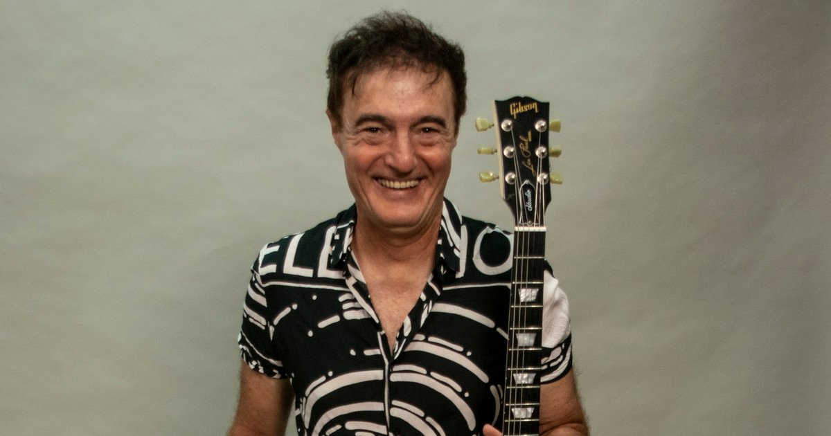 Diego Mizrahi, el guitarrista que se recibió de conductor televisivo, con 1400 programas y más de 4200 canciones tocadas con distintos artistas