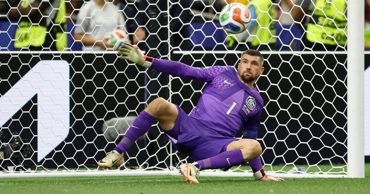 Australia cambió de arquero para los penales frente a Egipto: Mathew Ryan no sólo no atajó ninguno sino que Mo Salah lo dejó en ridículo