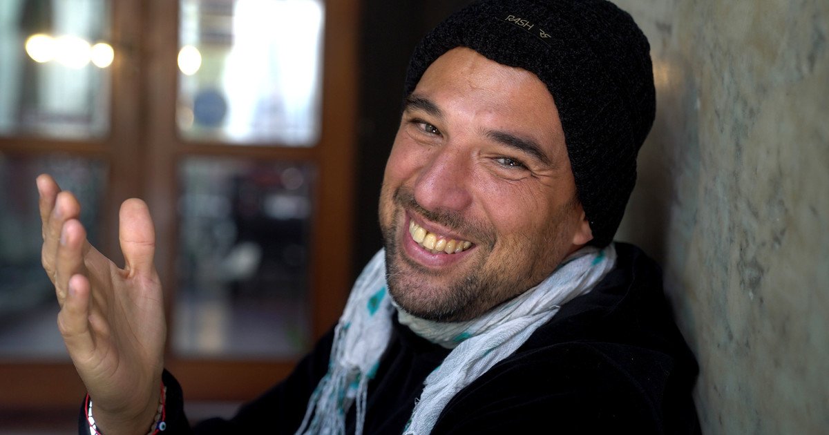 La vida loca de Gustavito, el autor de Tomate un vino y olvidate, papá del influencer Ian Lucas y compinche de Los Auténticos Decadentes