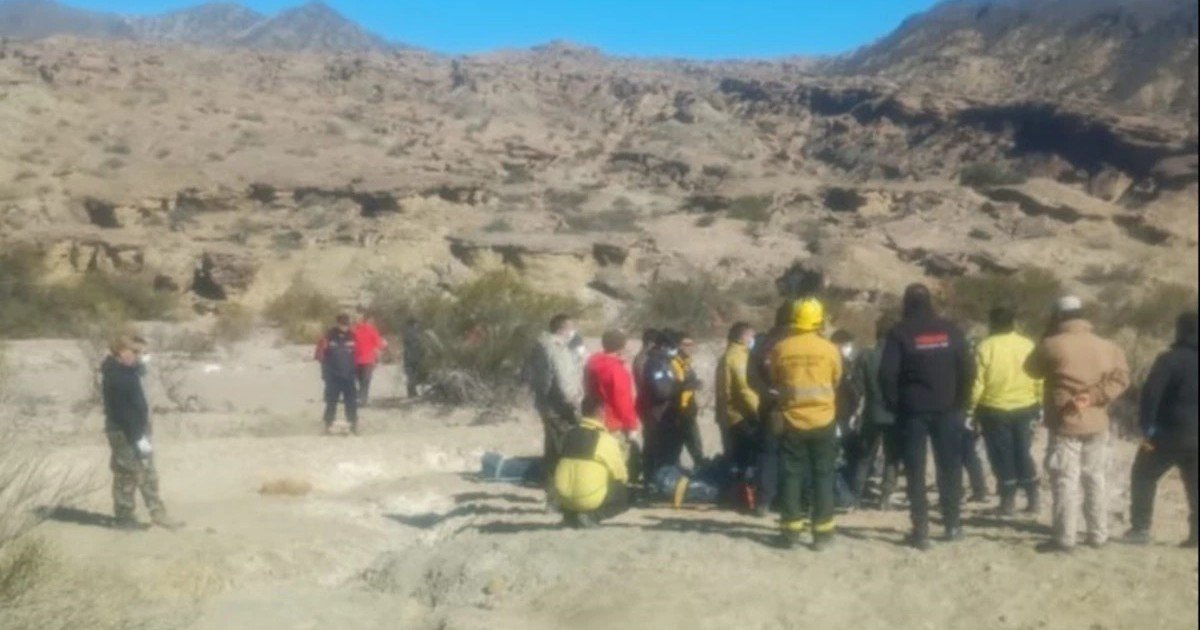 "El helicóptero estaba destruido": la escena qué encontraron los rescatistas en San Juan y cómo será el adiós a las víctimas