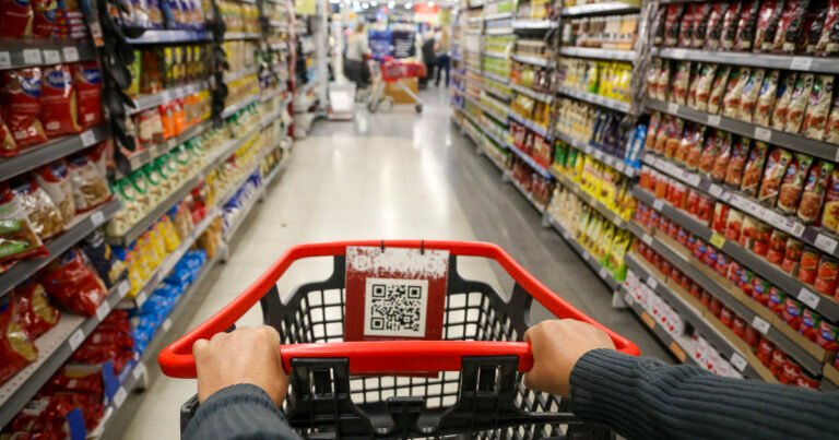 La psicología dice que las personas que escriben la lista del supermercado en un papel no son anticuadas, sino que su procesamiento mental es diferente