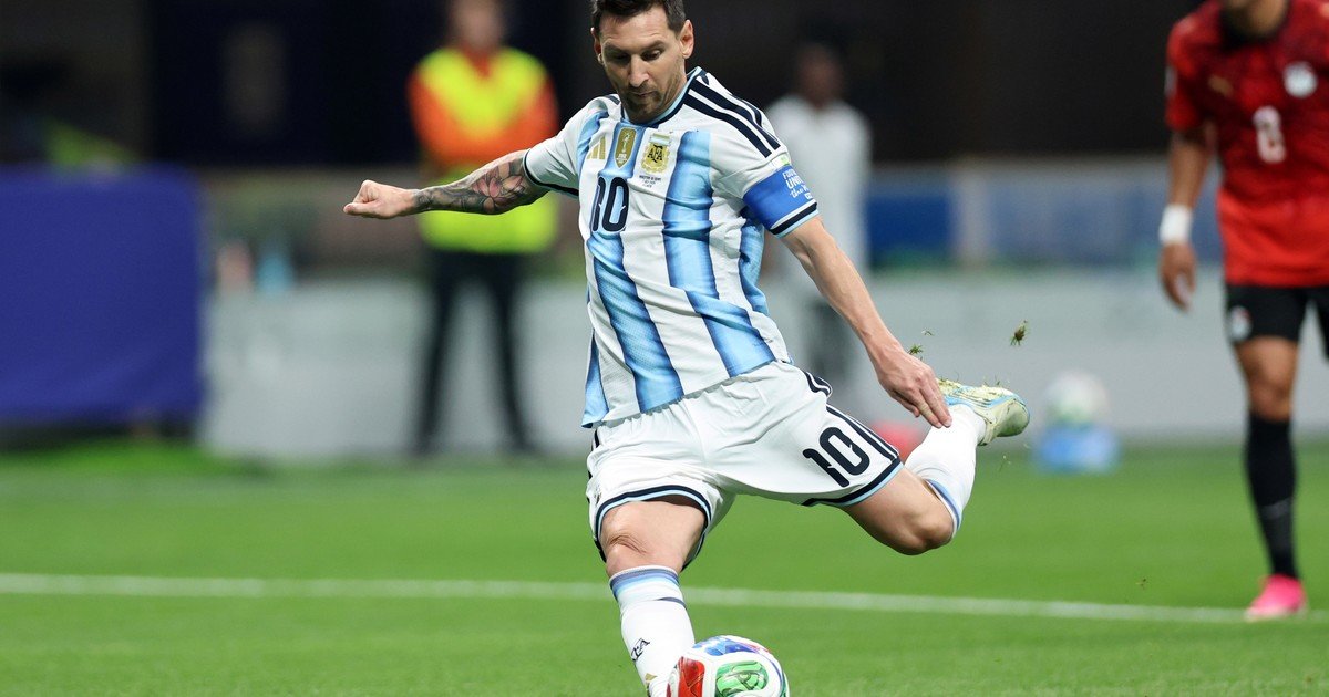 A Messi le atajaron un penal y Argentina no pudo llegar al empate: así lo pateó el diez