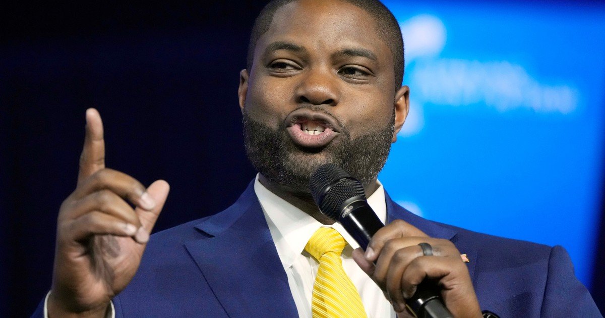 El candidato de Trump en Florida, el republicano Byron Donalds, cambia su discurso sobre el “boom” de los centros de datos y la IA: qué dijo ahora