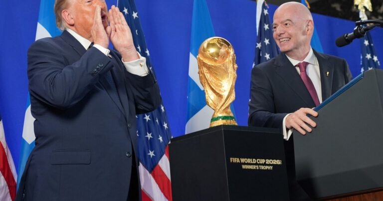 Donald Trump, el amigo de Gianni Infantino que buscará robarse todas las miradas con la copa del mundo en la mano