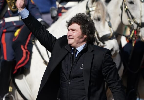 "Después vienen a hablar de interferencias": Javier Milei acusó al Gobierno de Brasil de "poner plata en la campaña anti-argentina"