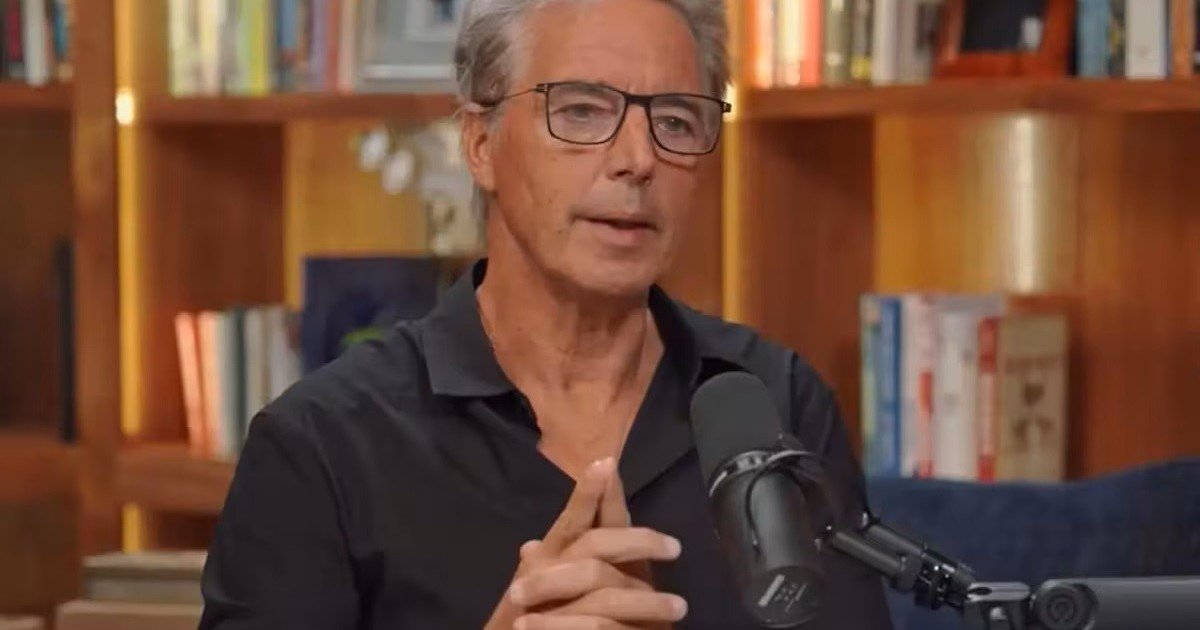 Dan Buettner, experto en longevidad: “La soledad se asocia con una pérdida de ocho años de esperanza de vida”