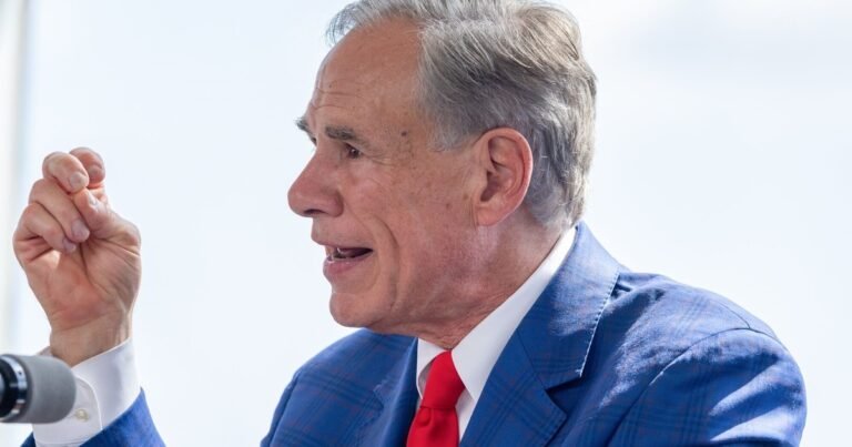 Es oficial: Greg Abbott propone vetar la construcción de centros de datos de IA en áreas rurales de Texas