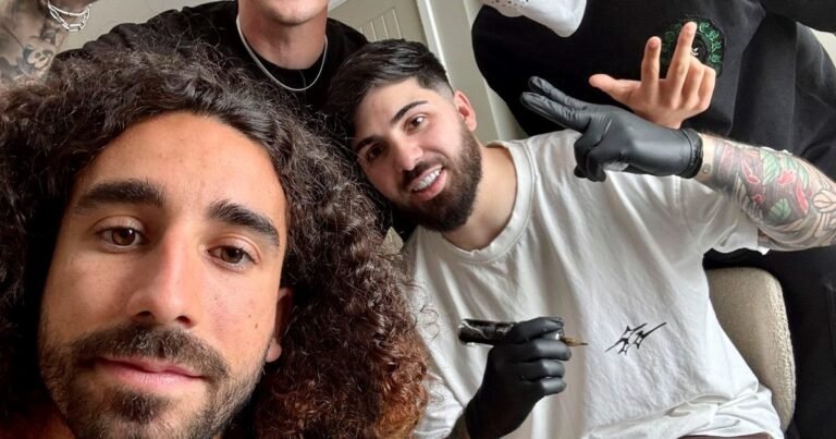 "Las promesas se cumplen": Marc Cucurella se tatuó la cara de Luis de la Fuente y lo mostró en sus redes