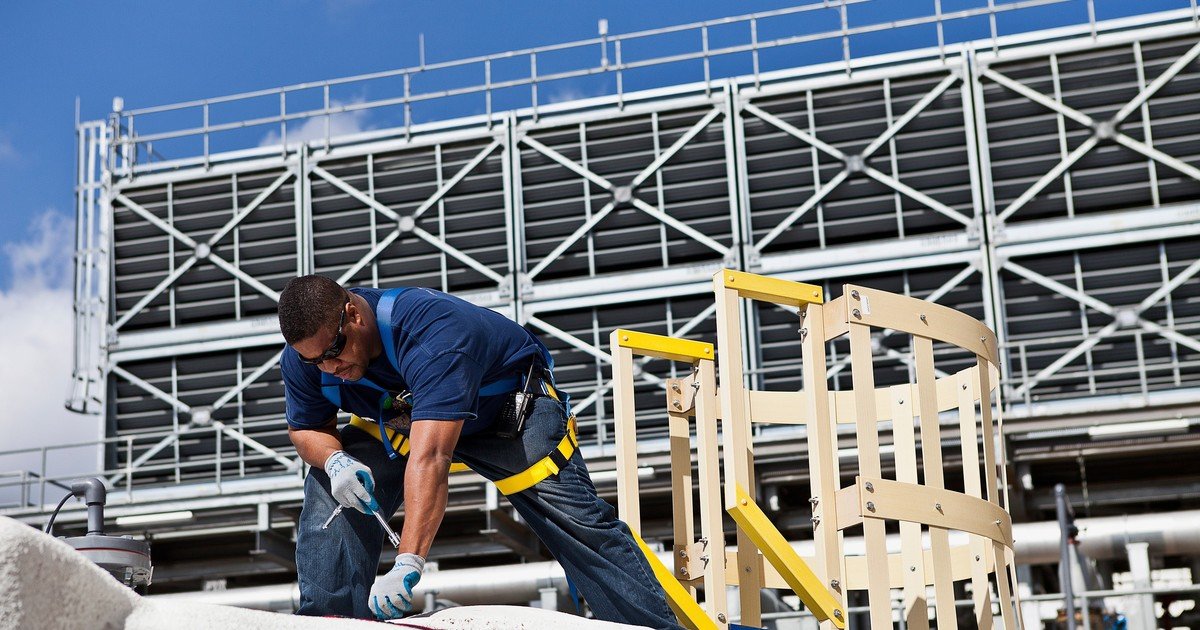 La mayoría de los nuevos centros de datos de IA en EE. UU. se están construyendo en zonas de sequía: dos tercios de los 809 proyectos planificados se ubican en áreas con escasez de agua