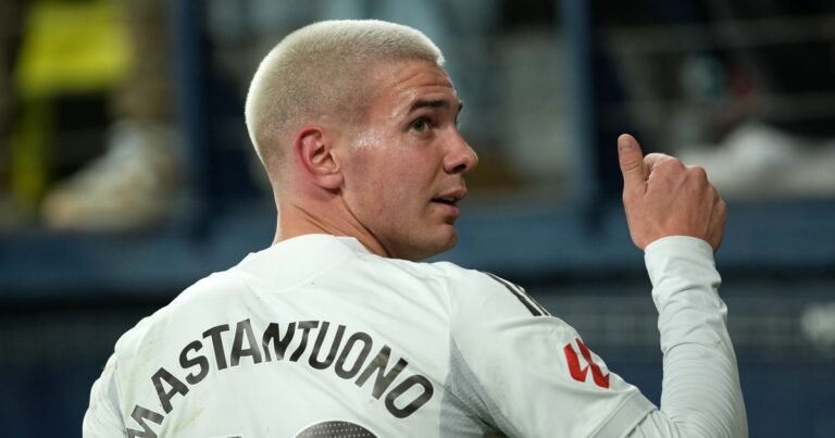 Mastantuono no fue convocado por Mourinho para el primer amistoso del Real Madrid y crece la chance de una cesión a Italia