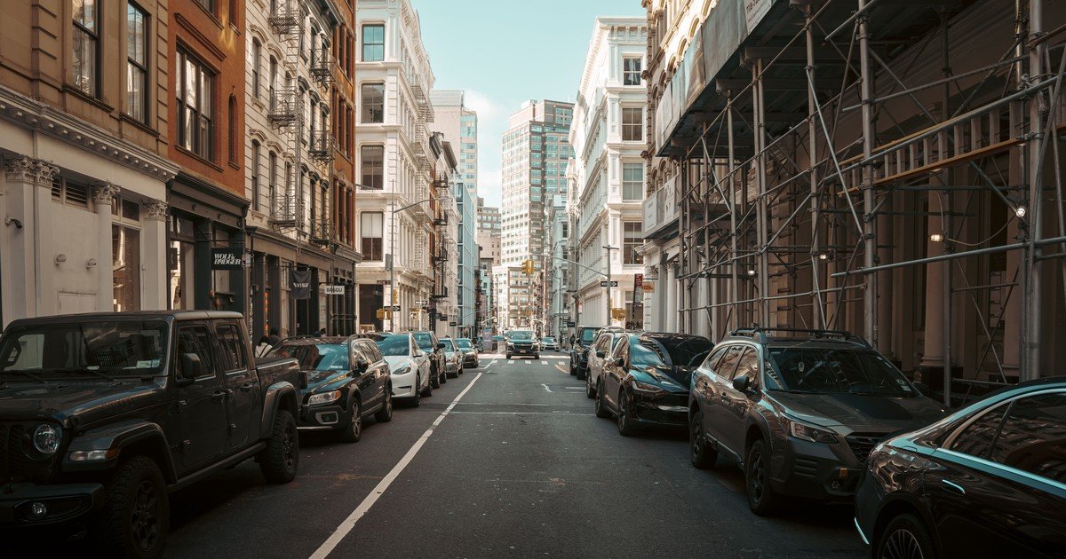Vuelve una ley que castiga a conductores en Nueva York: empleados de la ciudad podrán multar a estas personas