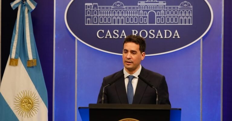 El vocero presidencial celebró los récords productivos del agro y anunció nuevas normas para el sector