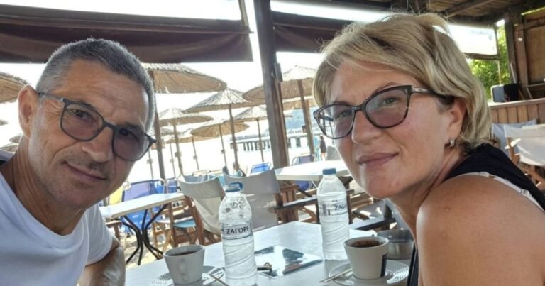 Habló la mujer que sostuvo a su esposo de las piernas cuando se desprendió una ventanilla del avión en pleno vuelo: "Agradezco que esté con vida"