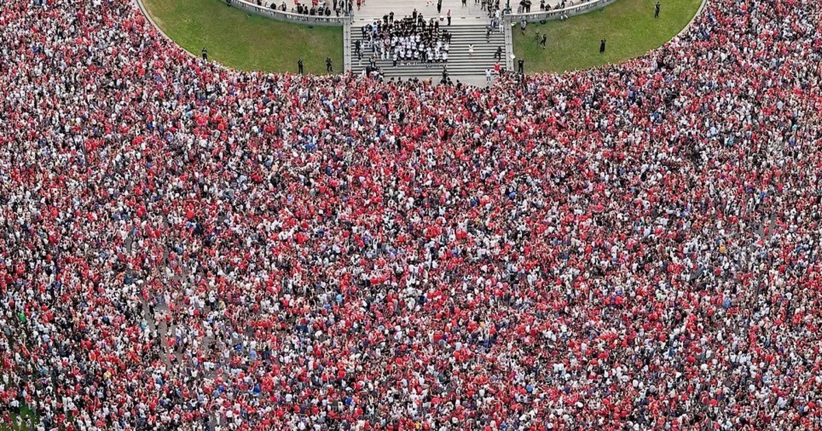 Más de 120 mil personas recibieron en Oslo a la Selección de Noruega tras la histórica actuación en el Mundial 2026