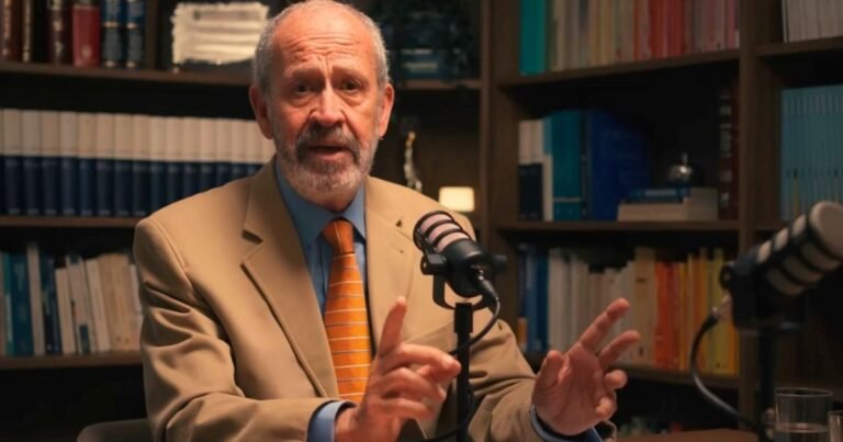 José Luis Marín, psicoterapeuta y psiquiatra de 75 años: “La felicidad es lo que queda cuando tu vida tiene cierto orden, ciertos vínculos, cierto sentido. Y cuando no lo tiene, ninguna técnica de pensamiento positivo va a fabricarla”