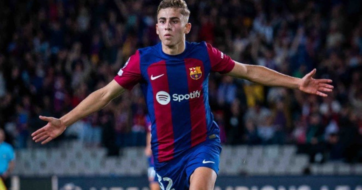 Fermín López, 23 años, futbolista: "Mi madre trabajaba en una empresa de fruta y la convencí para que lo dejara. Mi padre es cartero en Correos y nunca quiso dejarlo, dice que es su trabajo"