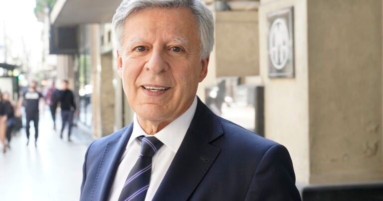 Daniel López Rosetti, cardiólogo: “Caminar media hora por día puede ayudar más al ánimo de lo que muchas personas imaginan”
