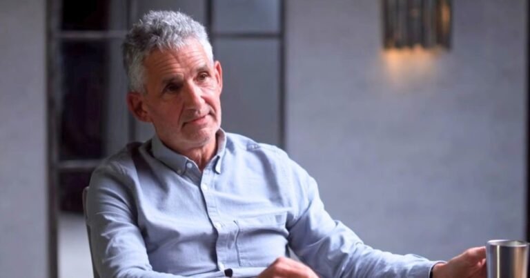 Tim Spector, experto en microbiota: "La mejor forma de ayudar a tu salud cerebral es comer frutos secos mixtos, la clave es mezclarlos"