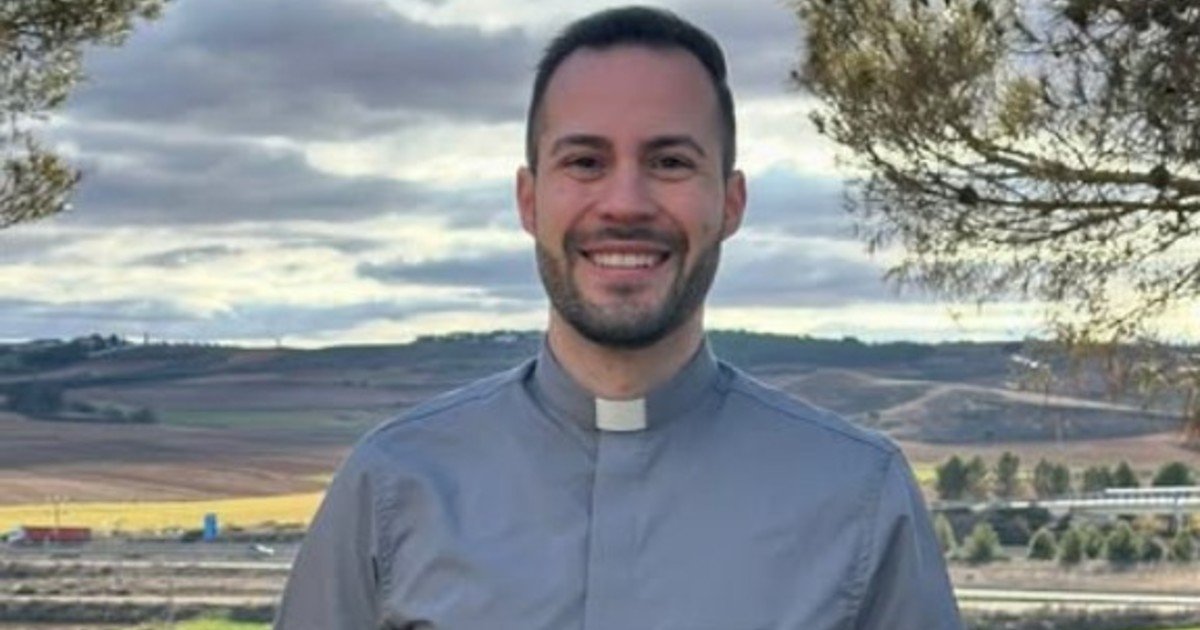 Fidel Gómez, cura rural: “Hay que disfrutar de las pequeñas cosas, porque son las que nos llenan el corazón. Hay que tirar para adelante, con una sonrisa”