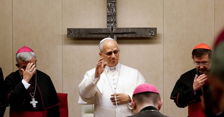 Un grupo católico disidente desafía a León XIV: nombró cuatro obispos sin el consentimiento del Papa