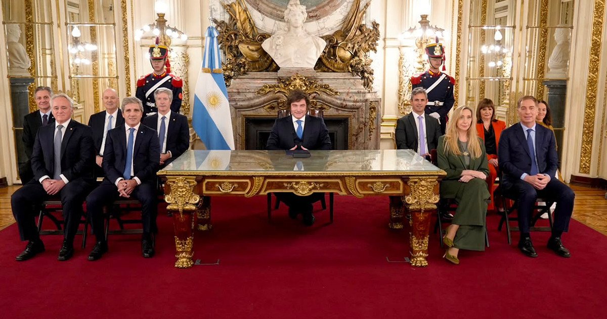El Gobierno fija límites al gasto: si hay déficit, frenará pagos en el Estado y no emitirá dinero