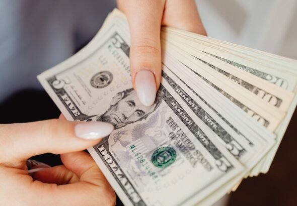 Nueva York repartirá 2.000 millones de dólares en alivio fiscal: quiénes califican para los cheques STAR