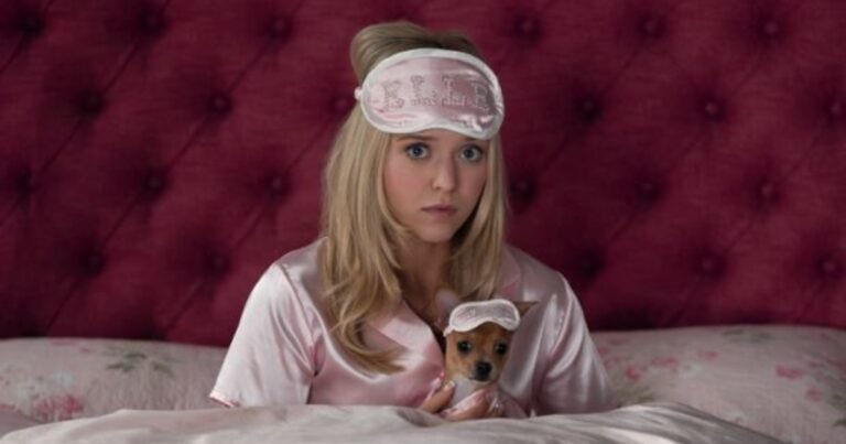 "Elle": la precuela de "Legalmente rubia" encontró a la antecesora perfecta de Reese Witherspoon, pero tropieza con su propia historia
