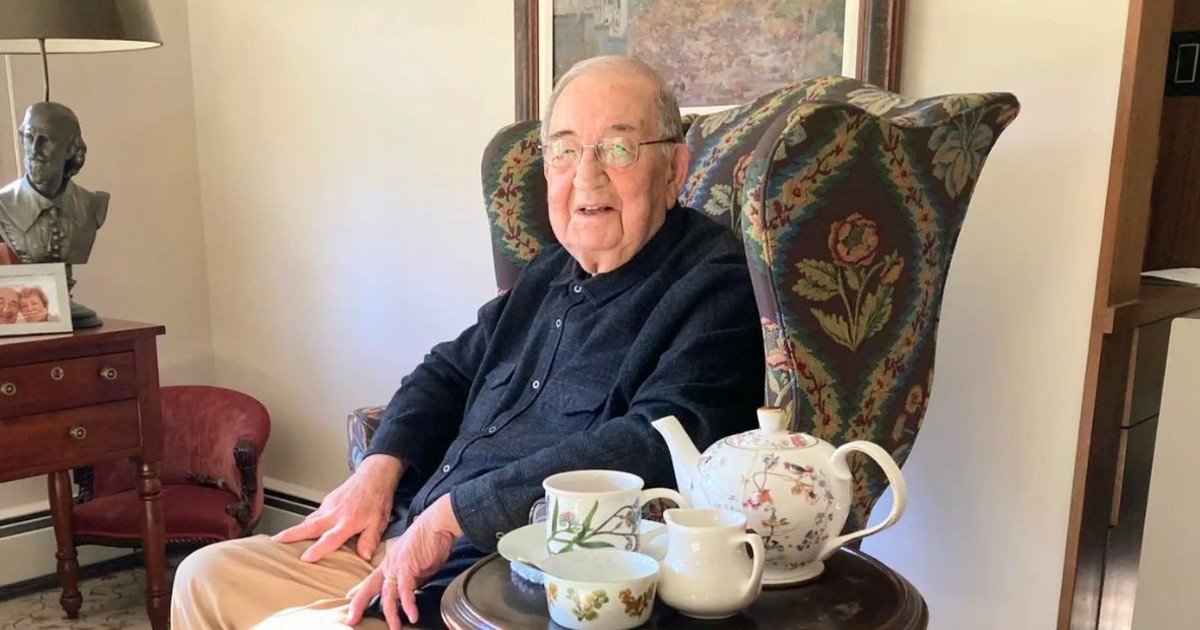 Roy Cohen, farmacéutico de más de 100 años, revela los dos alimentos que evita comer: "Me mantiene en forma, tanto mental como físicamente"