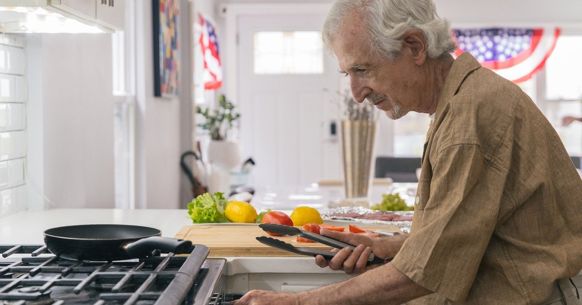 La psicología dice que las personas que crecieron entre los años 30 y los años 40 con poco dinero siguieron cocinando comidas modestas no porque no puedan costearse platos más caros sino porque sienten un alivio particular al saborear platos de su infancia
