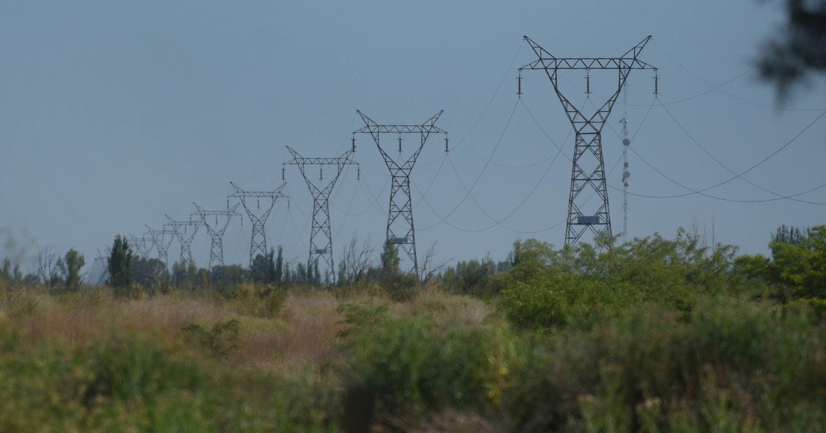El Gobierno prorrogó la emergencia eléctrica y la alineó con la del gas