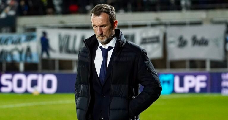 El Vasco Arruabarrena, sin filtro tras la goleada que recibió Boca ante Riestra: "Fue un baño de realidad"