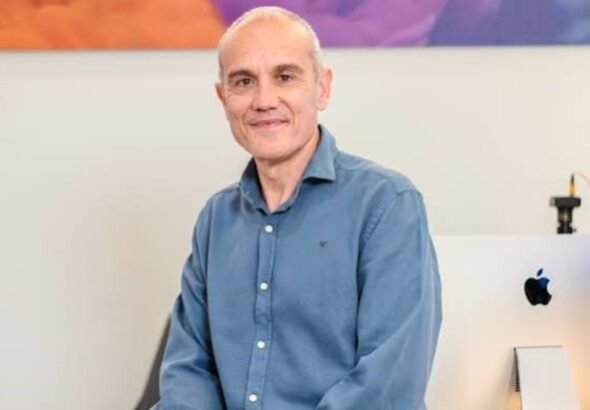 Rafael Guzmán García, experto en longevidad: "Uno de los mayores errores que cometemos en el día a día y que acelera el envejecimiento es no dormir lo suficiente"