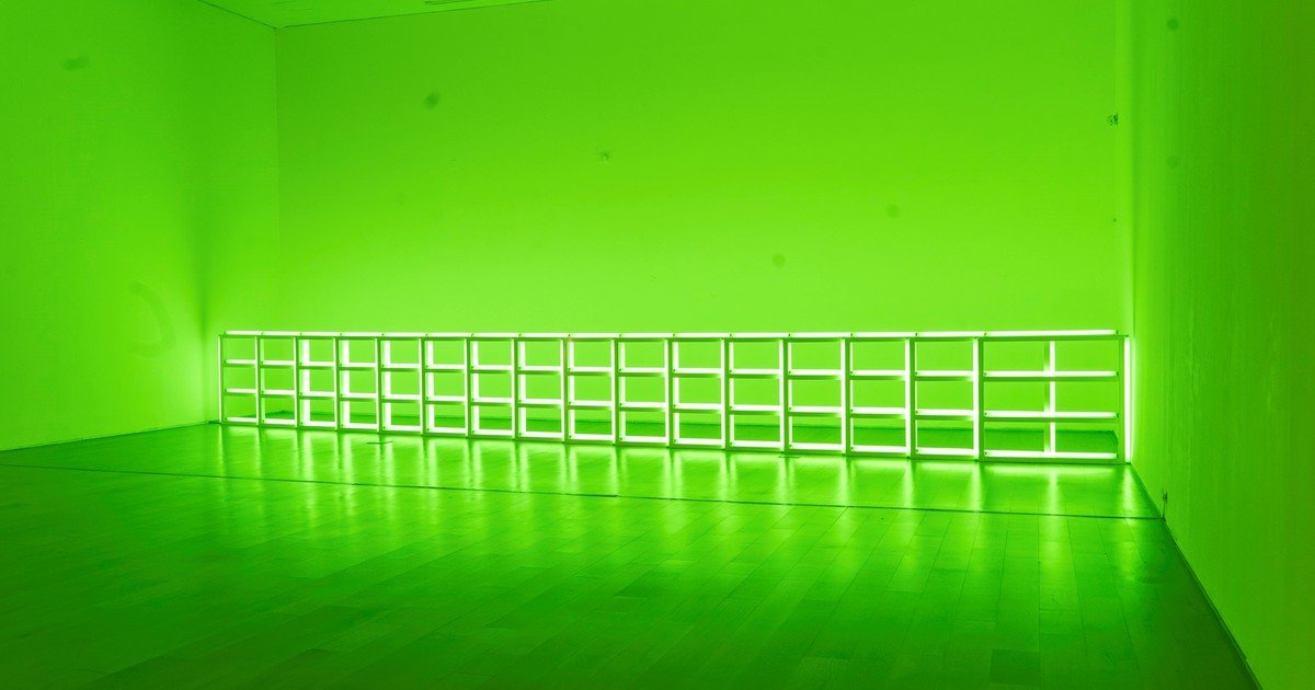 Dan Flavin en Malba: las claves 
de un tubo fluorescente como obra de arte