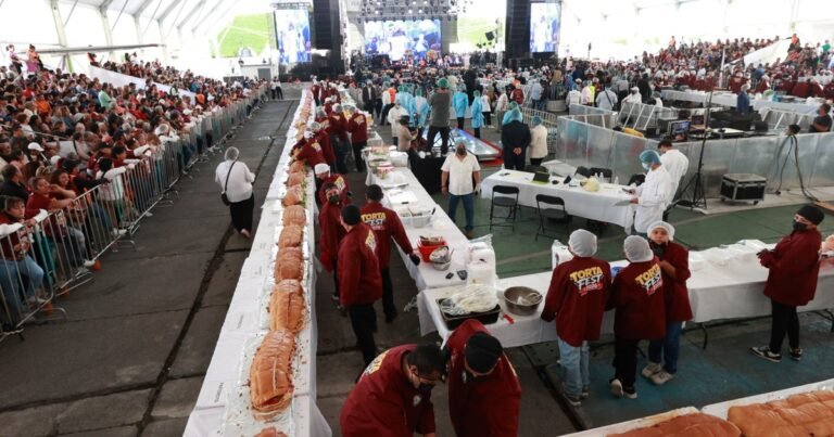 México sigue de racha: el logro de un nuevo récord Guinness, esta vez por la elaboración de una torta de 1,5 toneladas