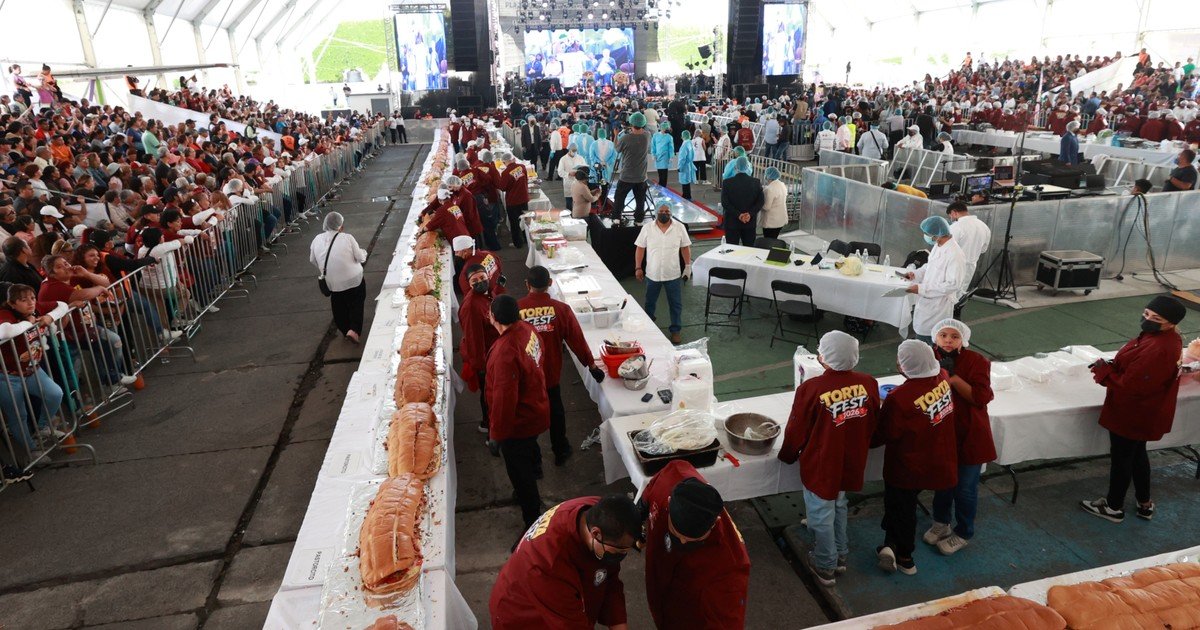 México sigue de racha: el logro de un nuevo récord Guinness, esta vez por la elaboración de una torta de 1,5 toneladas