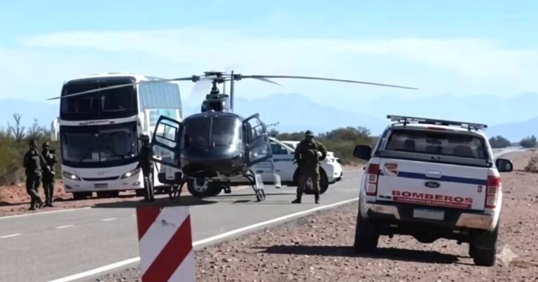 La dura misión para rescatar los cuerpos de la tragedia del helicóptero: una zona inhóspita, 5 horas de travesía y noche en un refugio