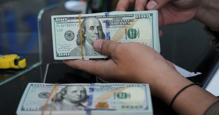 Dólares del colchón: cómo activar el nuevo "tapón fiscal" para poder gastarlos o invertir