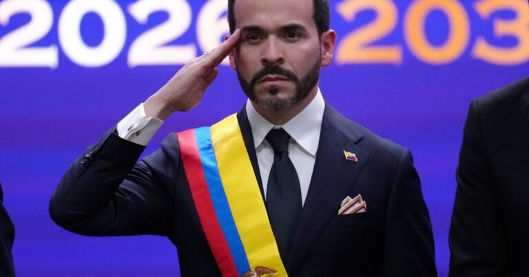 Abelardo De la Espriella asumió la presidencia de Colombia y prometió “derrotar sin tregua al narcoterrorismo”
