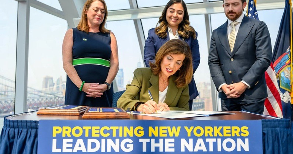 Es oficial: Nueva York frena por un año los nuevos centros de datos de hiperescala; Hochul apunta al consumo de agua y energía