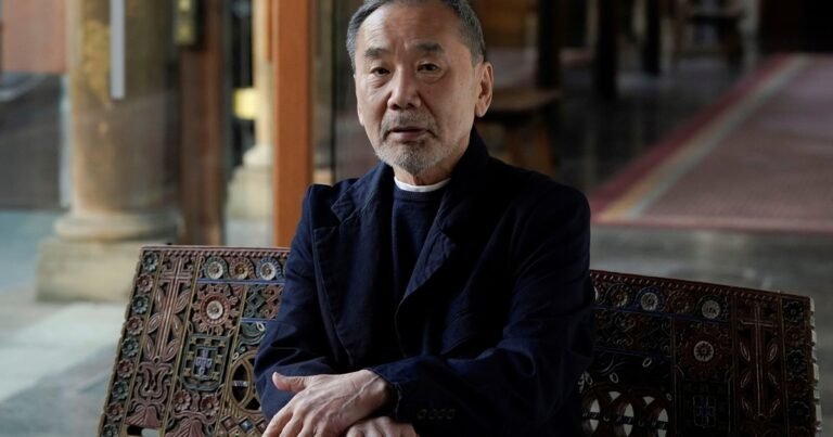 Haruki Murakami, escritor japonés: "El corazón humano es como un pozo muy profundo"