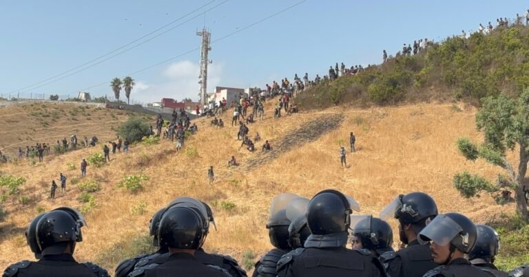 Ceuta: Marruecos frenó a decenas de migrantes que trataban de cruzar hacia el enclave español en África