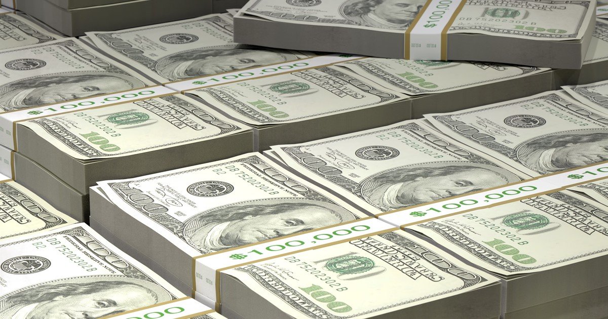 Qué significa el proverbio: "El dinero no puede hablar, pero sí puede hacer que las mentiras parezcan verdades"