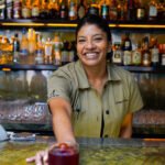Flavia Arroyo, la bartender alquimista que recrea el sabor de un whisky o un vodka sin utilizar alcohol
