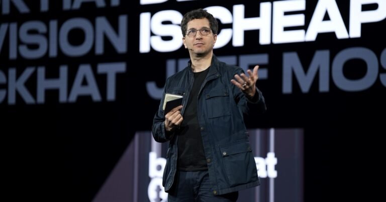 “Convierten el caos en marketing”: tras el hackeo que hizo OpenAI, el fundador de Black Hat advirtió sobre las empresas de IA