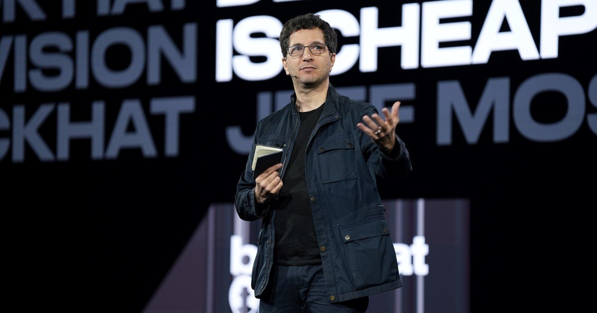 “Convierten el caos en marketing”: tras el hackeo que hizo OpenAI, el fundador de Black Hat advirtió sobre las empresas de IA