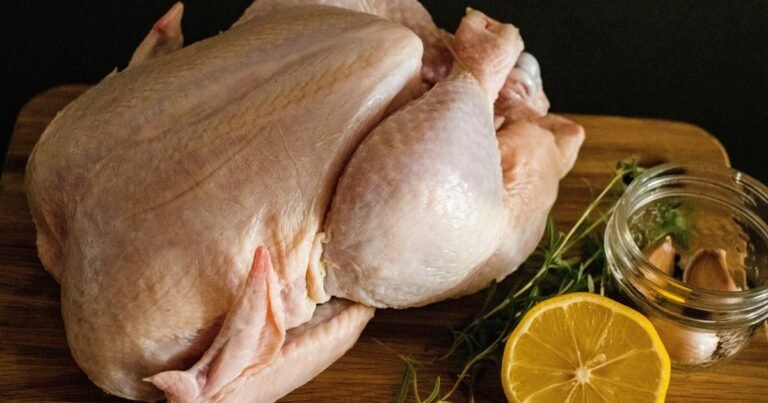 Pollo con piel amarilla o piel blanca: cuál es la diferencia y cuál recomiendan comprar