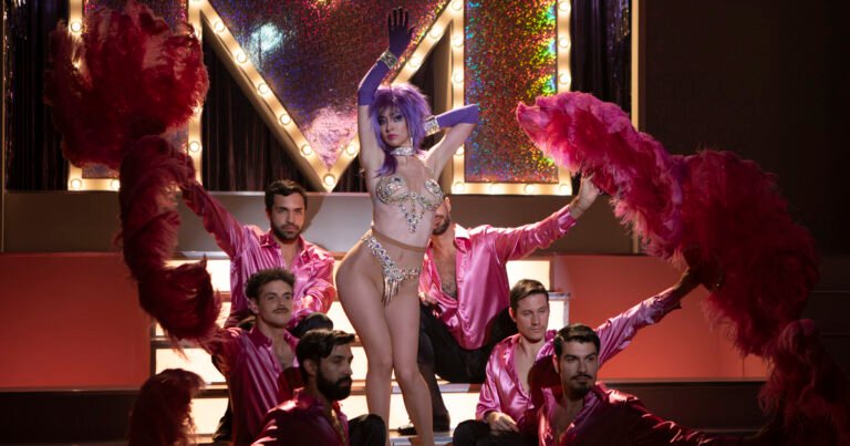 La vida de Moria a lo Moria: así es la serie que estrena Netflix sobre “La One”, un retrato que pega fuerte y al medio y atraviesa sus 80 años de luces y sombras y la desnuda en todos los sentidos