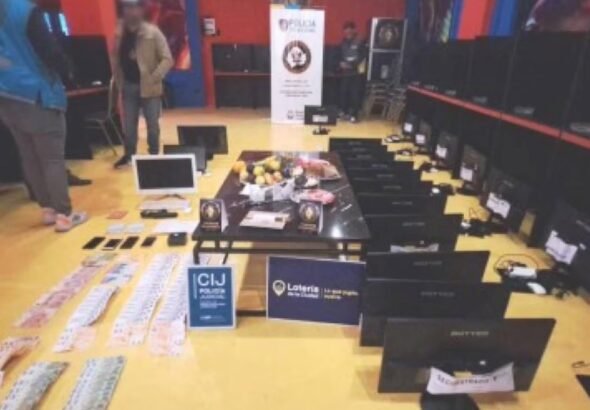 Clausuran un casino clandestino que operaba bajo la fachada de un "cíber" en San Telmo