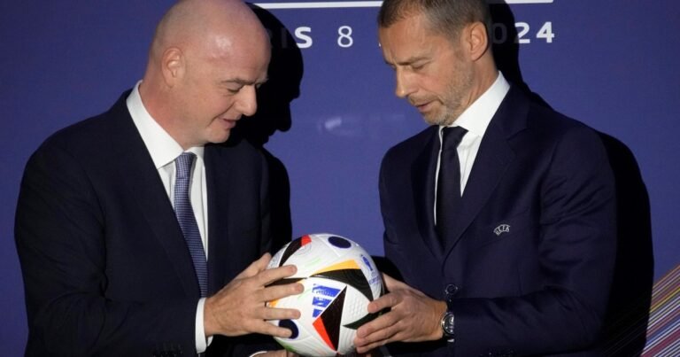 Todos contra Infantino: el presidente de la FIFA junta fuerzas en Marruecos, las sedes del Mundial 2026 reclaman y una cumbre puede definir su futuro
